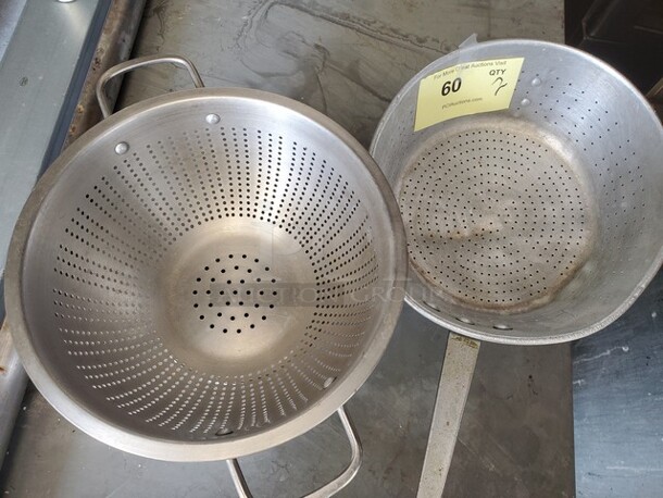 Lot of 2 Aluminum Colander w/ handle