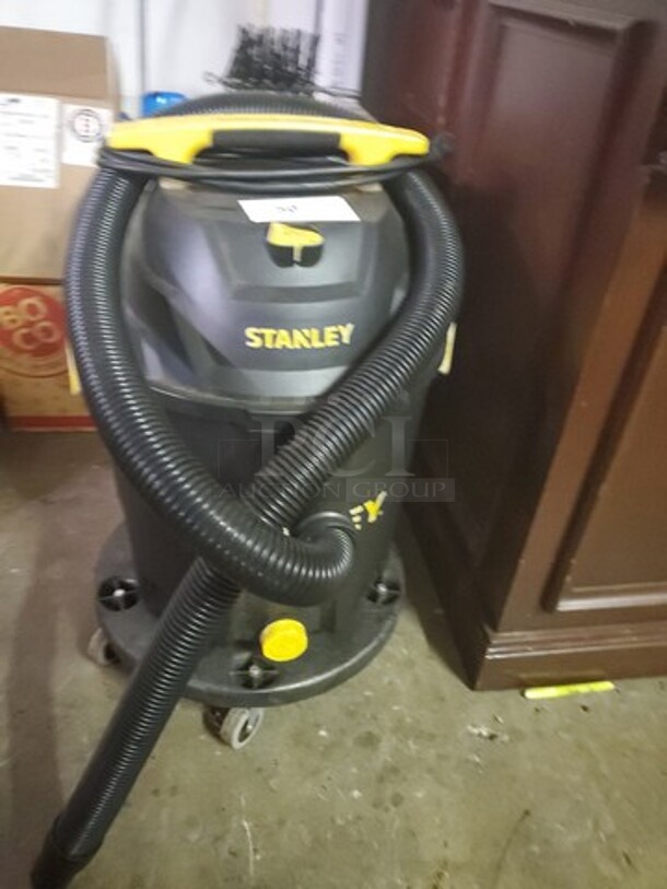 Stanley Wet Dry Vac/Vacuum Cleaner
 - Image 1 of 3