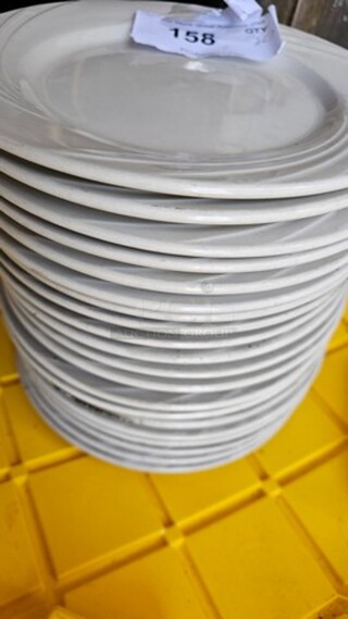 Lot of (20) 10" Round Plates