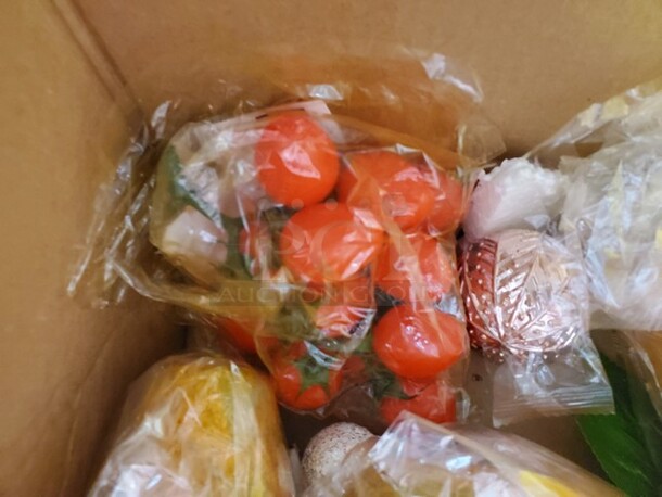 One lot of Plastic Fruit Decorations - Image 10 of 10