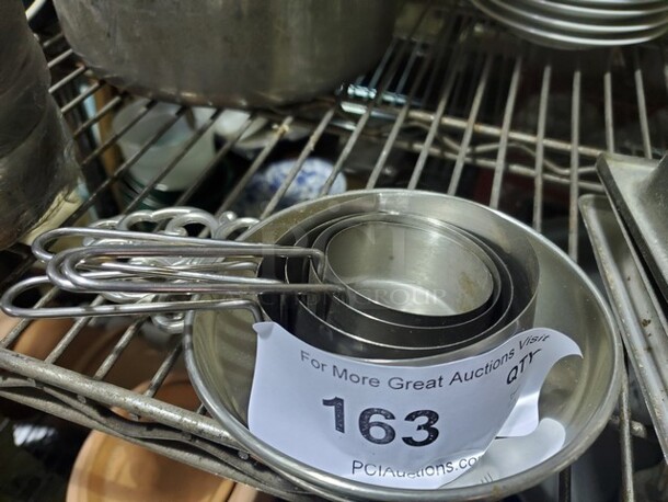 One Lot of Miscellaneous Sauce Pans - Image 1 of 2