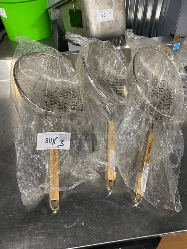 NEW! Winco 10.5" Round Metal Double Mesh Strainers! With Wooden Handle! 3x Your Bid! - Image 1 of 6