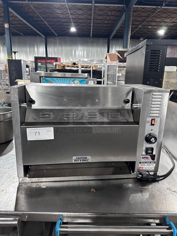 NICE! APW Wyott Commercial Countertop Vertical Conveyor Bun Grill Toaster! All Stainless Steel! Model: M83 SN: 8001118060018 120V 60HZ 1 Phase
