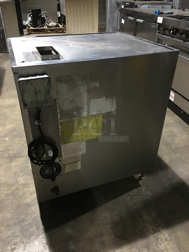 Amazing! Blodgett Single Door Natural Gas Powered Half Sized Commercial Convection Oven! With View Through Door! With Metal Oven Racks! All Stainless Steel! On Legs! - Image 3 of 7