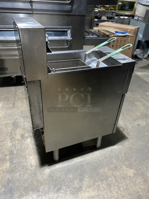 WOW! Frymaster Commercial Electric Powered Deep Fat Fryer! With 2 Frying Baskets! All Stainless Steel! On Legs! Model: H114SC SN: 0101NA0068 208V 60Hz 3 Phase - Image 4 of 9