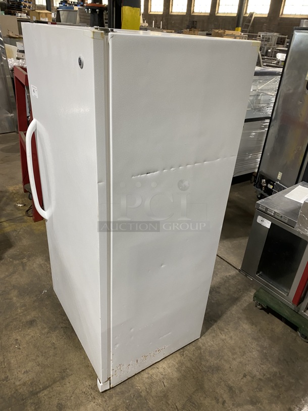 GENERAL ELECTRIC 1 Door Refrigerator W/ Poly Coated Racks! Model FUM 21SVDRWW Serial MZ135377 115V/60Hz/ - Image 3 of 10