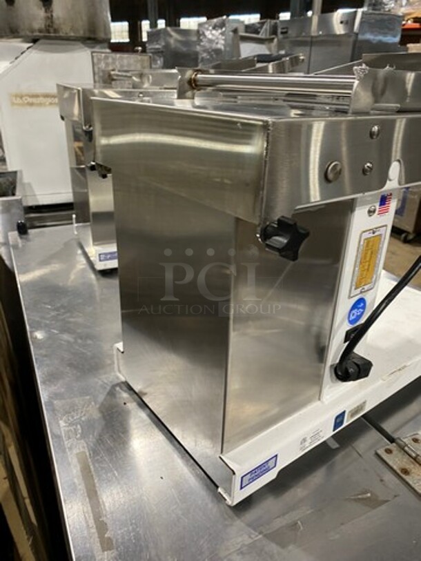 Oliver Commercial Countertop Mini Chip Slicer! Model: 738 SN: 188984 115V 60HZ 1 Phase - Image 4 of 7