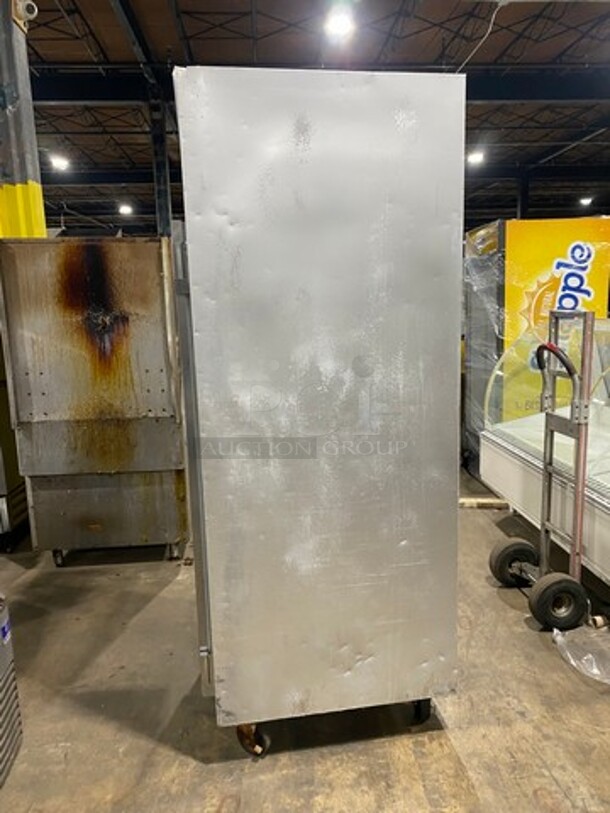 Traulsen Single Door Reach In Freezer! All Stainless Steel! On Casters! Model: G12010 SN: T62965J16 115V 60HZ 1 Phase - Image 3 of 8