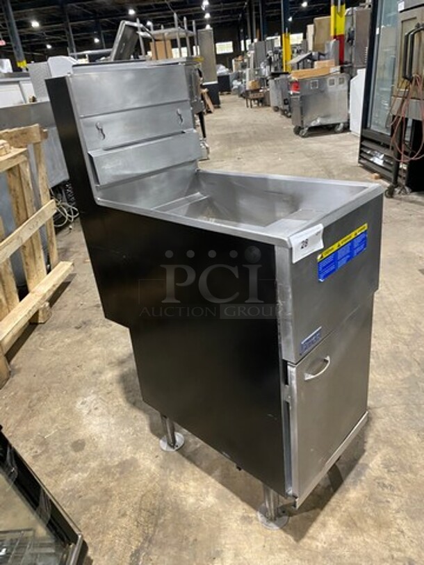 Pitco Commercial Natural Gas Powered Deep Fat Fryer! All Stainless Steel! On Legs! Model: 35C SN: G17AB103830 - Image 2 of 8