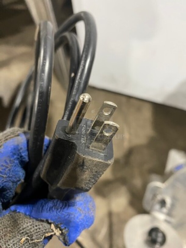 Oliver Commercial Countertop Bun/Bagel Cutter! Stainless Steel! On Small Legs! Model: 723 SN: J2452918 115V 60HZ 1 Phase - Image 7 of 7