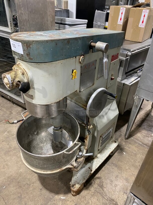 Reynolds Commercial Floor Style 60 Qt. Planetary Mixer! With Bowl! With Dough Hook Attachment! Model 1060 Serial 536HF79! 115V 1Phase! WORKING WHEN REMOVED! - Image 5 of 6