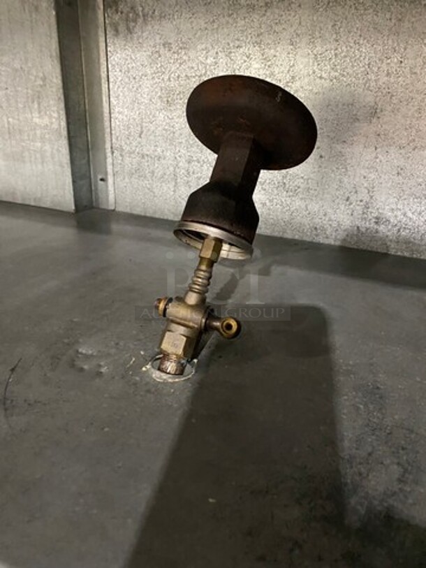 Commercial Gas Powered 4 Well Steam Table! With Storage Space Underneath! Solid Stainless Steel! On Legs! - Image 8 of 9