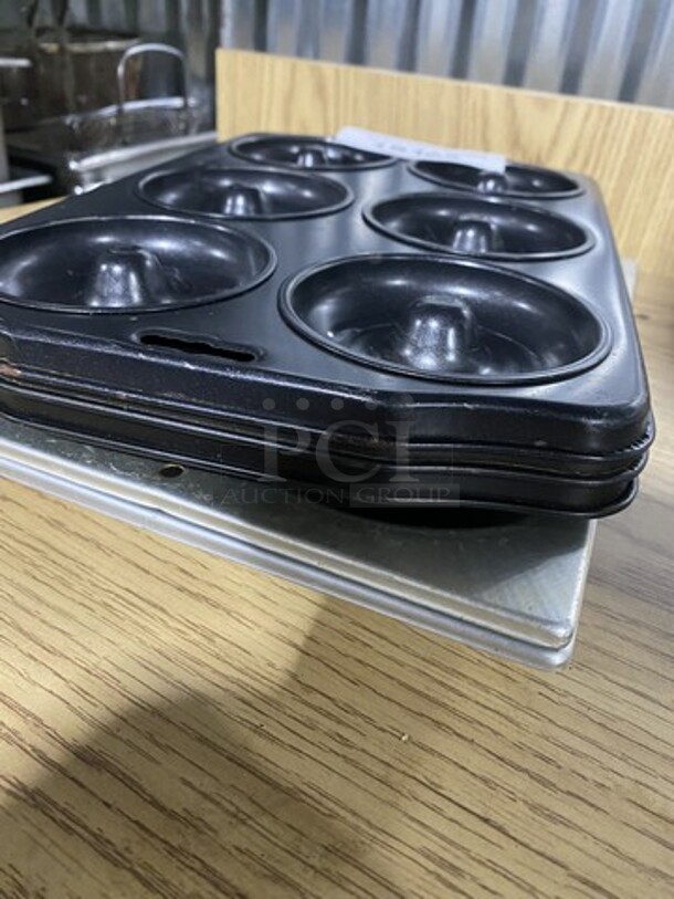 Muffin/CupCake Baking Pans! 5 X Your Bid! - Image 2 of 5