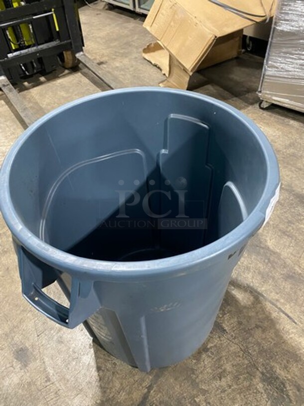 NEW! Rubbermaid Grey Poly Trash Can! - Image 6 of 6