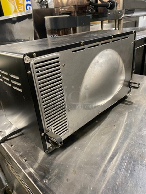 Black & Decker Countertop Toaster Oven! With View Through Door! TRO4075B 120V - Image 4 of 8