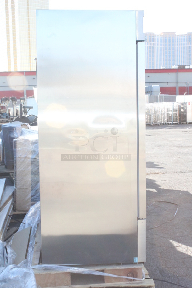 BRAND NEW SCRATCH & DENT! Avantco SS-3R-HC 81 5/16" Stainless Steel Solid Door Reach-In Refrigerator, 115v 7.2Amp 1 Phase. S/N: 561600494 Cord damaged. Working perfect prior to cord being damaged.   - Image 5 of 9