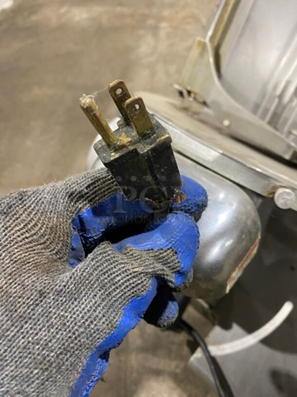 Globe Commercial Countertop Deli/Meat Slicer! All Stainless Steel! Model: 3500 SN: 351858 115V 60HZ 1 Phase - Image 11 of 12