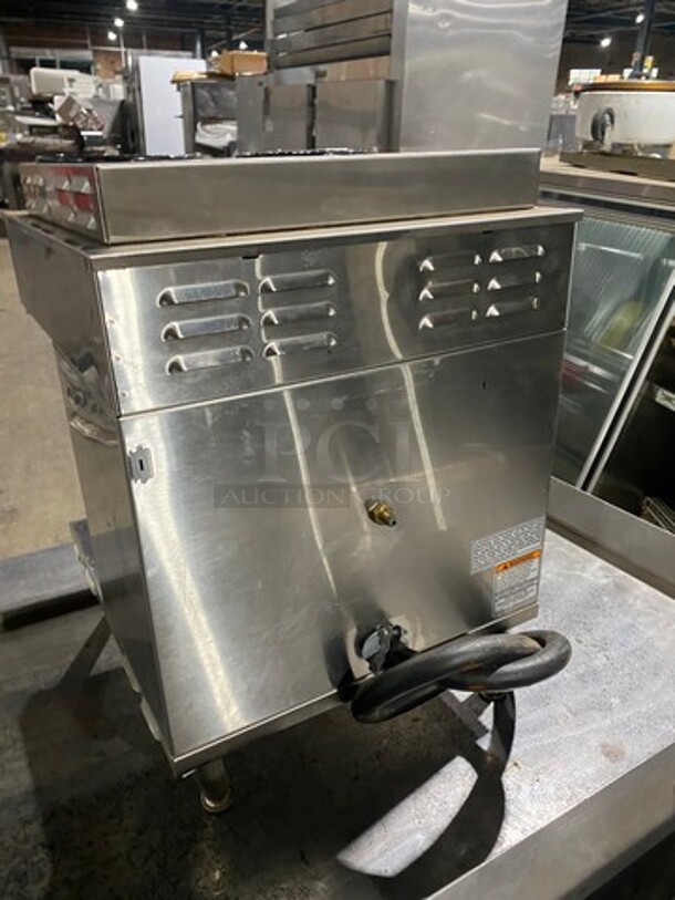 Bunn Commercial Countertop Dual Coffee Brewing Machine! With 4 Coffee Pot Warming Stations! All Stainless Steel! On Small Legs! Model: AXIOM2/2TWIN SN: AXTN034325 120/208/240V 60HZ 1 Phase - Image 4 of 9