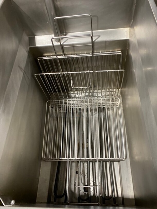 NICE! Pitco Electric Powered Commercial Pasta Cooker/Rethermalizer! With Backsplash! All Stainless Steel! On Legs! Model: SRTE SN: E13ME069897 208V 60HZ 1 Phase - Image 5 of 9