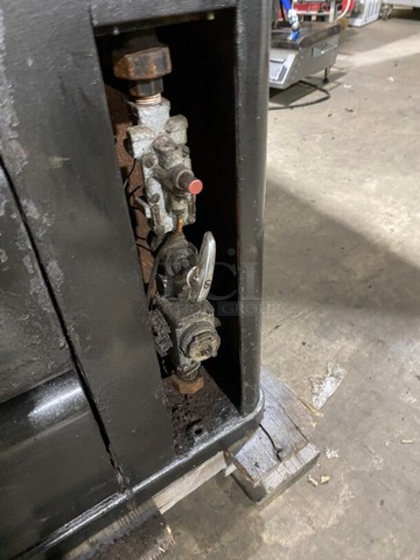 Blodgett Commercial Natural Gas Powered Double Deck Baking/Roasting Oven! All Stainless Steel! 2x Your Bid Makes One Unit! Model: 981 SN: 10183A9459101 - Image 11 of 12
