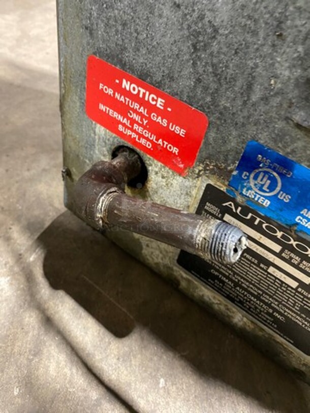 Auto Doner Commercial Countertop Natural Gas Powered Vertical Broiler Gyro Machine! All Stainless Steel! Model: G300 SN: 34296 - Image 9 of 10