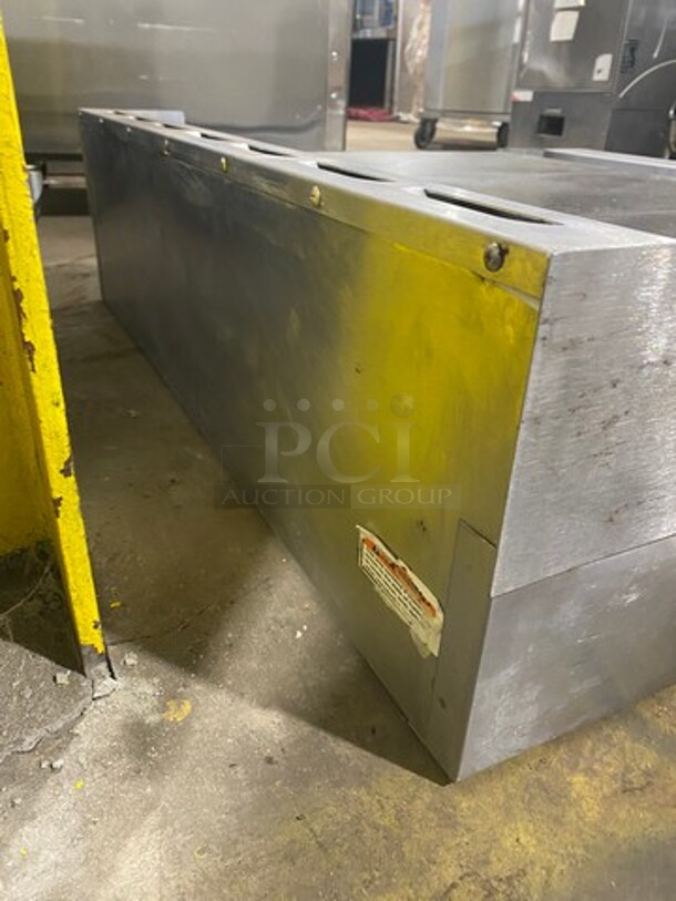 WOW! NEW!  Toastmaster Commercial Countertop Electric Powered French Top/ Hot Plate Griddle! With Back Splash! All Stainless Steel! Model: RT36B208VT SN: RT36014A00 208V 60HZ 1 Phase - Image 4 of 9