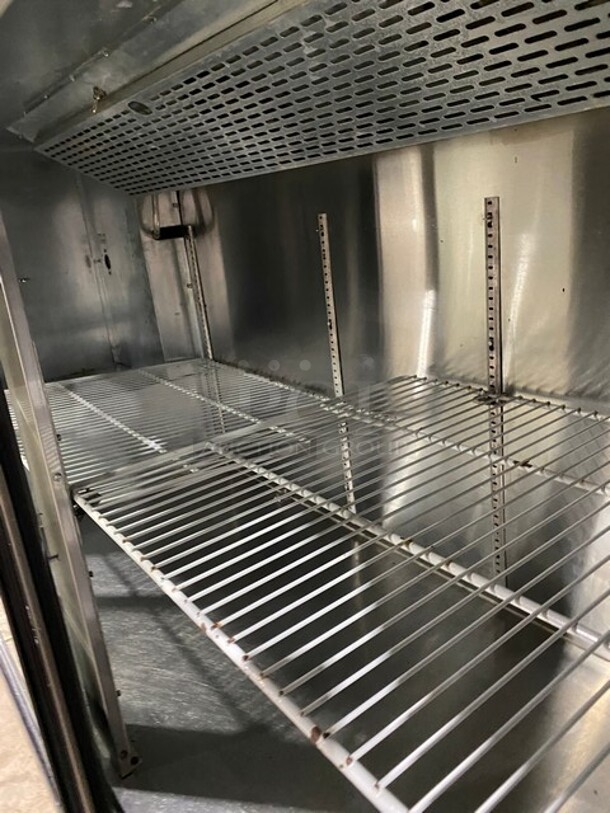 Continental Refrigerator 2 Door Slide Glass Bar Back Cooler! MODEL BBC69-SQD SN:14746704 115V 1PH  - Image 5 of 7