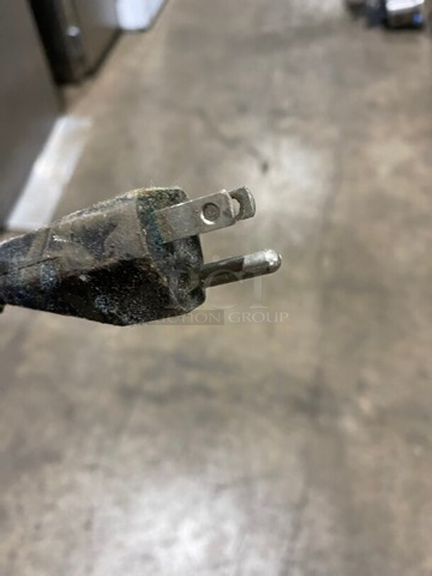 Fleetwood Commercial Countertop Deli/ Meat Slicer! All Stainless Steel! Model: M250S 115V 60HZ 1 Phase - Image 9 of 9