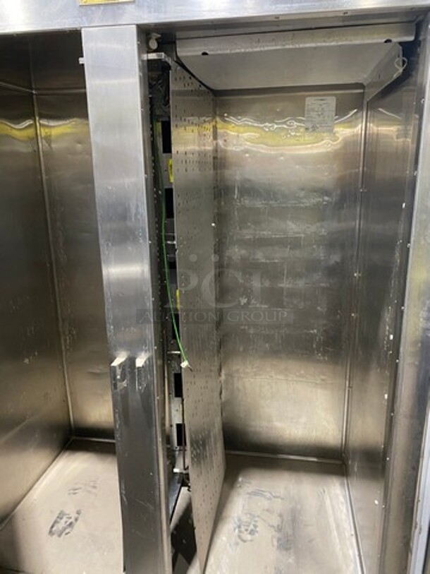 Traulsen Commercial 2 Door Reach In Cooler! All Stainless Steel! On Casters! Model: RE232NZCF02 SN: T1746684K11 115V 60HZ 1 Phase - Image 7 of 10
