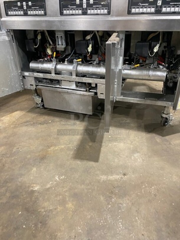 Frymaster Commercial LP Powered 3 Bay Deep Fat Fryer! With Metal Frying Baskets! All Stainless Steel! On Casters! Model: FPPH355CSD SN: 1202IE0089 - Image 7 of 12