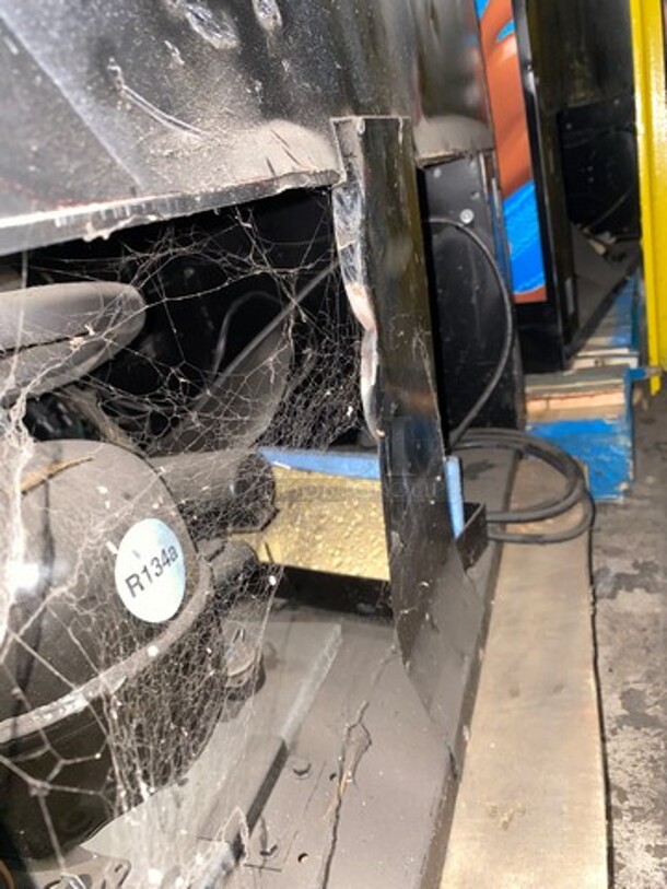 Royal Vendors Commercial Drink Vending Machine! 10 Drink Selections! With Bill And Coin Acceptor! Suitable For Indoor And Outdoor Use! Model: RVCDE65010 SN: 200333FA00092 115V 60HZ 1 Phase - Image 9 of 9