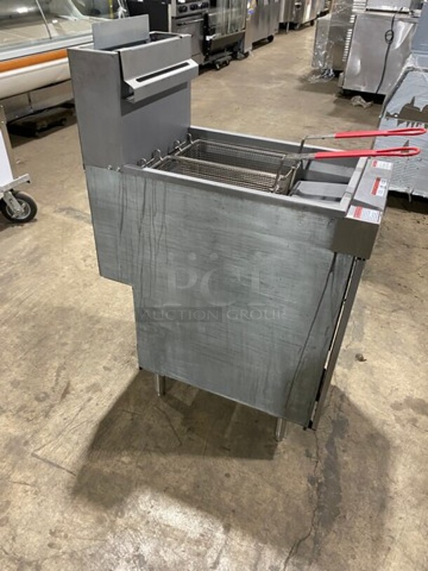 Vulcan Commercial Natural Gas Powered Deep Fat Fryer! With Frying Baskets! All Stainless Steel! On Legs! Model: 1VEG35M1 SN: DV1133288 - Image 4 of 8