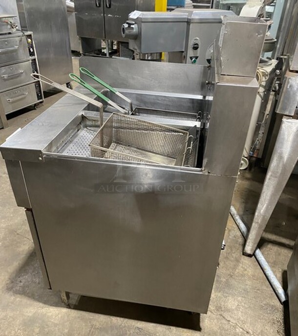 Frymaster Commercial Natural Gas Powered Deep Fat Fryer With Side Dumping Station! With Metal Frying Baskets! With Back Splash! All Stainless Steel! On Casters! Model: FM145ESC SN: 0204GH0013!
 - Image 3 of 12