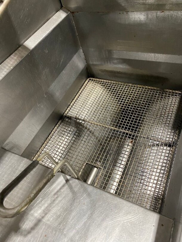 Frymaster Commercial Natural Gas Powered Deep Fat Fryer With Side Dumping Station! With Metal Frying Baskets! With Back Splash! All Stainless Steel! On Casters! Model: FM145ESC SN: 0204GH0013!
 - Image 6 of 12