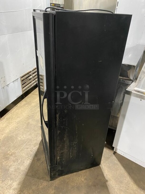 True Commercial Single Door Reach In Cooler Merchandiser! With View Through Door! Poly Coated Racks! Model: GDM12HCTSL01 SN: 9691167 115V 60HZ 1 Phase - Image 2 of 8