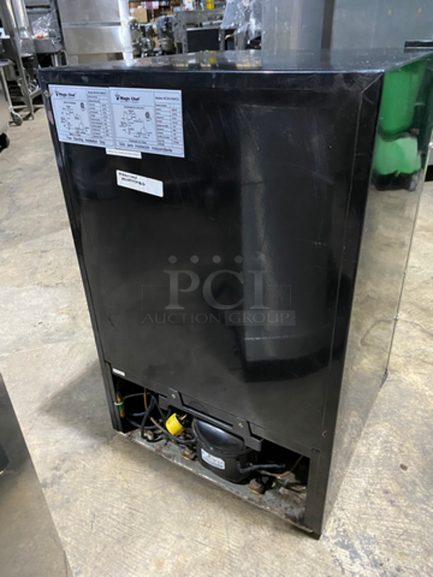 Magic Chef Commercial Single Door Mini Wine Cooler Merchandiser! With View Through Door! Model: MCWC45MCG 115V 60HZ - Image 3 of 8