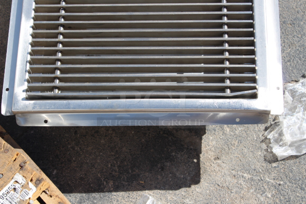 BRAND NEW SCRATCH & DENT! Regency 600FT1848SS 18" x 48" 14-Gauge Stainless Steel Floor Trough with Grate. Out of the original packaging.  All parts included. Unit has minor scratching.  - Image 4 of 6