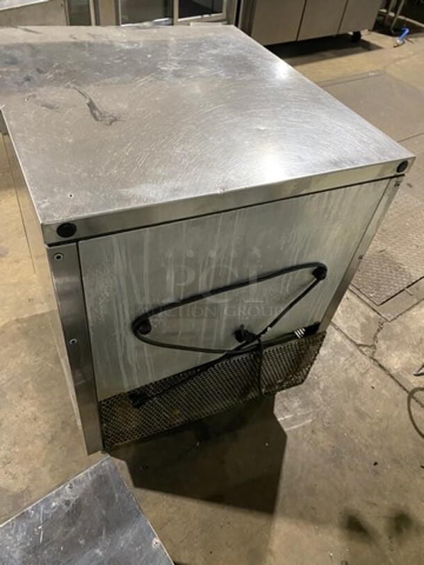 True Commercial Single Door Refrigerated Lowboy/ Worktop Cooler! With Poly Coated Racks! All Stainless Steel! On Legs! Model: TUC27 SN: 3079867 115V 60HZ 1 Phase - Image 4 of 7
