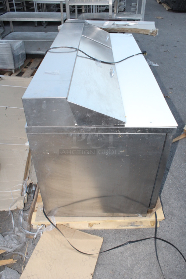 Beverage-Air SPE72HC-18 Elite Series 72" 3 Door Refrigerated Sandwich Prep Table, 115v, 9.6Amp, 1ph, 60hz. In Proper Working Condition. Appears the unit may have been used once or twice.  - Image 3 of 10