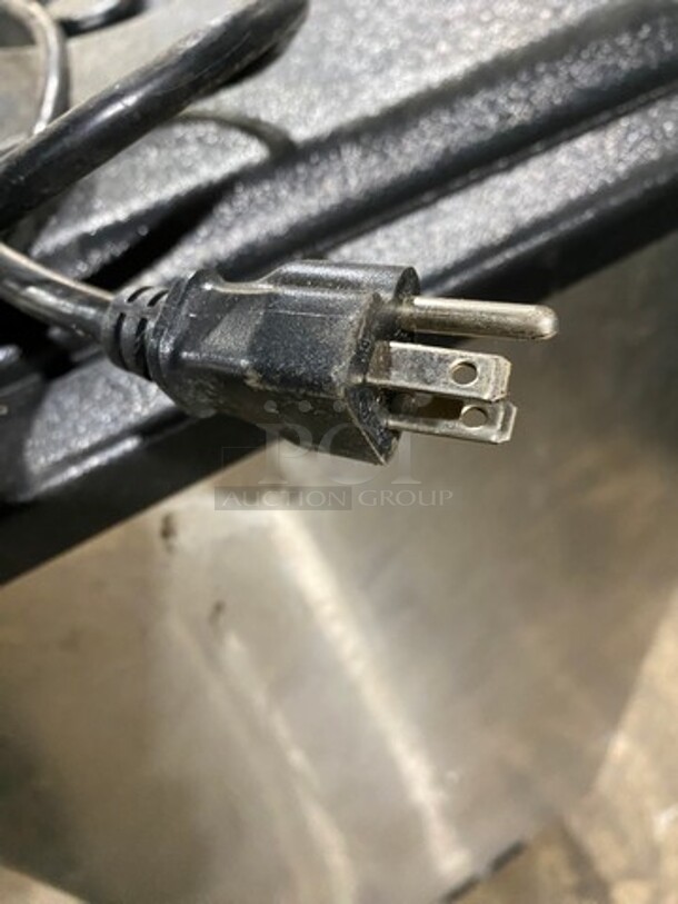Manitowoc Commercial Countertop Ice Dispenser! All Stainless Steel! On Small Legs! Model: M90 SN: 610196452 115V 60HZ 1 Phase - Image 8 of 8