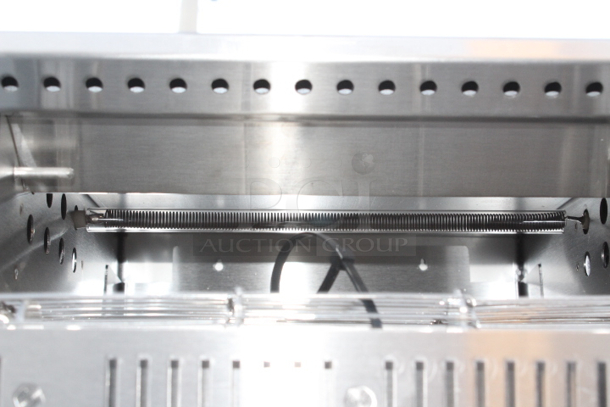 BRAND NEW SCRATCH & DENT! Vollrath CT2H-120250 JT1H Conveyor Toaster with 2 1/2" Opening - 120V, 1600W. S/N: 0194-01767391-008. Minor denting. Glass heating tube is good. 14-1/2x16-1/2x14-3/16 - Image 6 of 6