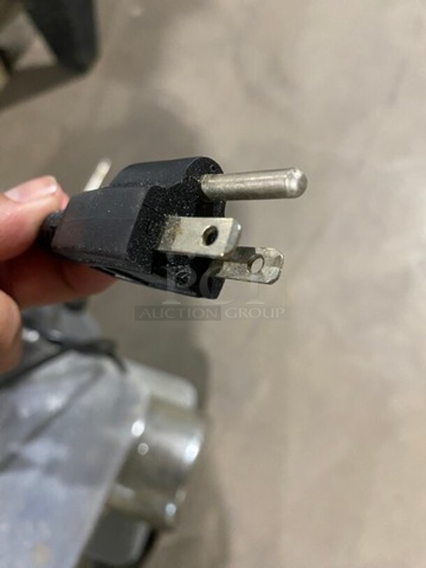 Commercial Countertop Bone/ Meat Saw! All Stainless Steel! Model: JG210 110V - Image 7 of 7