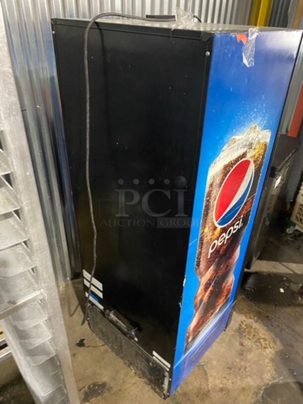 IDW Commercial Single Door Reach In Cooler Merchandiser! With View Through Door! With Poly Coated Racks! Model: G12S SN: S201401220998 110/120V - Image 4 of 8