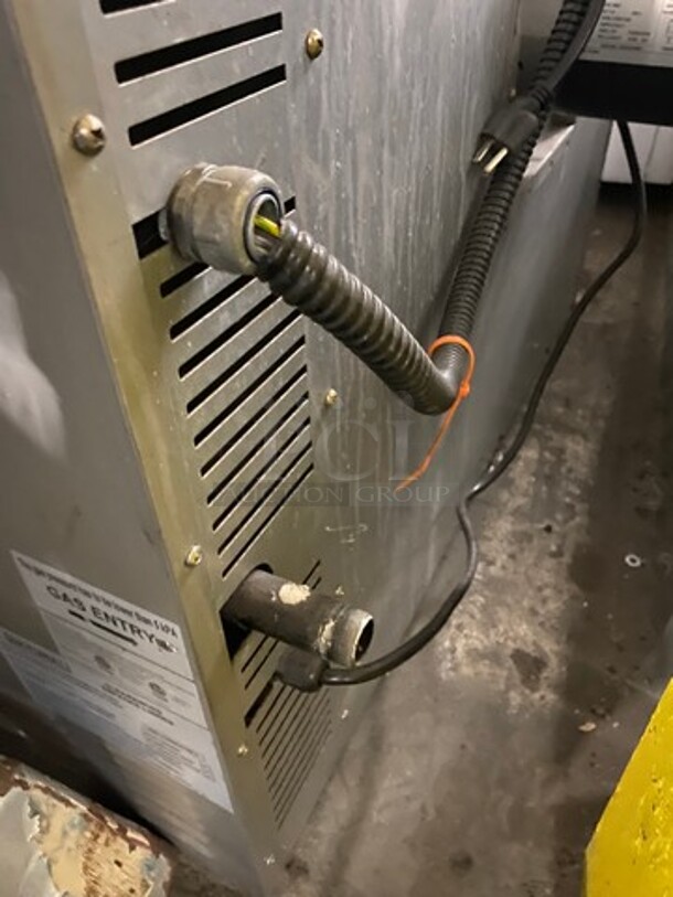 Commercial Natural Gas Powered Convection Oven! With View Through Doors! Metal Oven Racks! All Stainless Steel! Model: CBCOG SN: 1706210230 - Image 6 of 7