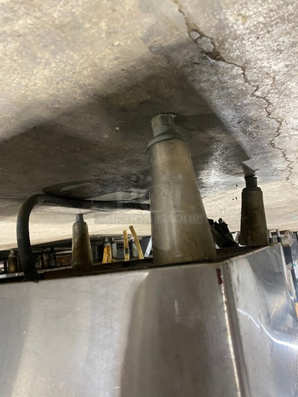 All Stainless Steel Free Standing Enclosed 10 Circuit Cold Plate/Ice Bin On Legs! - Image 6 of 7