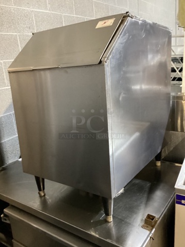 Stainless Steel Ice Holding Bin. No Ice Maker. 22 x 36-1/2 x 44-1/2 - Image 1 of 2
