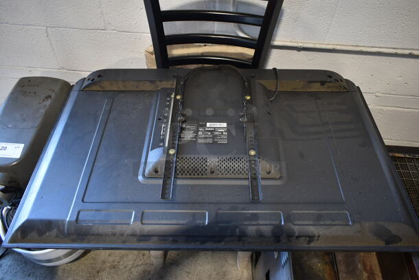 Insignia NS-43D420NA20 43" LED Television. 120 Volts, 1 Phase. Buyer Must Pick Up - We Will Not Ship This Item. Tested and Working! - Image 5 of 7