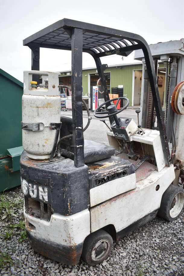 Datsun CFO1 Type G Metal Commercial 2,400 Pound Capacity Propane Gas Powered Fork Lift. Reads 2,300 Hours. Does Not Have Service Brakes. Runs and Drives! - Image 5 of 12