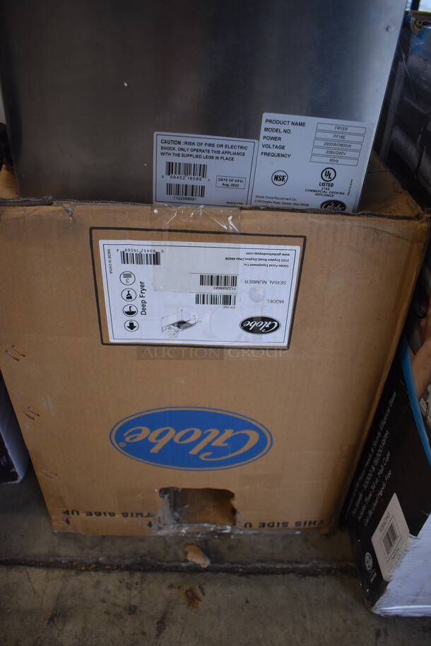 BRAND NEW IN BOX! Globe PF16E Stainless Steel 16 lb. Electric Countertop Fryer w/ 2 Metal Fry Baskets. 208/240 Volts, 1 Phase. 11x18x15. Tested and Working! - Image 6 of 6