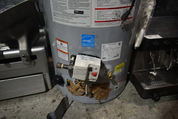 BRAND NEW SCRATCH AND DENT! AO Smith GPVT-50 201 Metal Propane Gas Powered Automatic Storage Water Heater.  50,000 BTU.  - Image 3 of 6